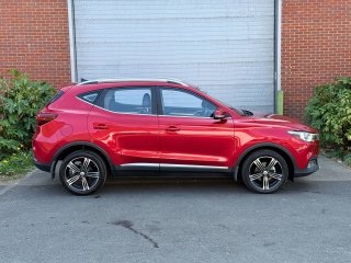 /photos/9515/4de9d0c9-7443-a204-fccc-05417142a59d_i320x240.jpg